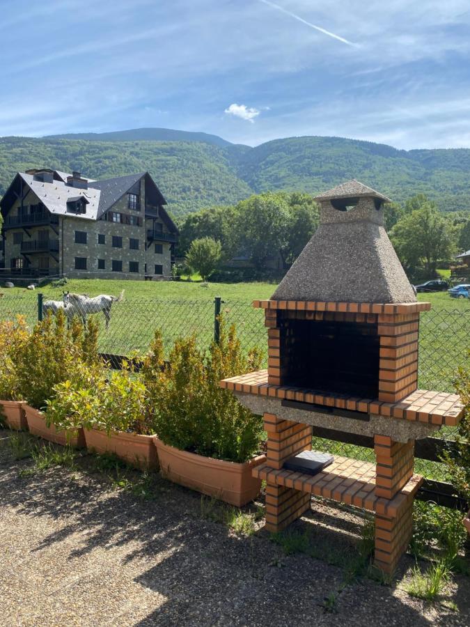 Apartamento Check-In Casas Cumbre De Benasque Eriste Exterior foto